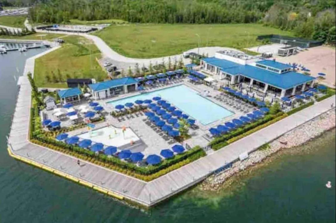 Aquarius 2 Bedroom Condo Friday Harbour Innisfil Exterior photo