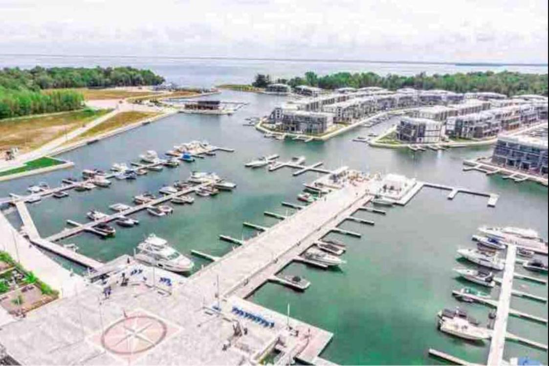 Aquarius 2 Bedroom Condo Friday Harbour Innisfil Exterior photo